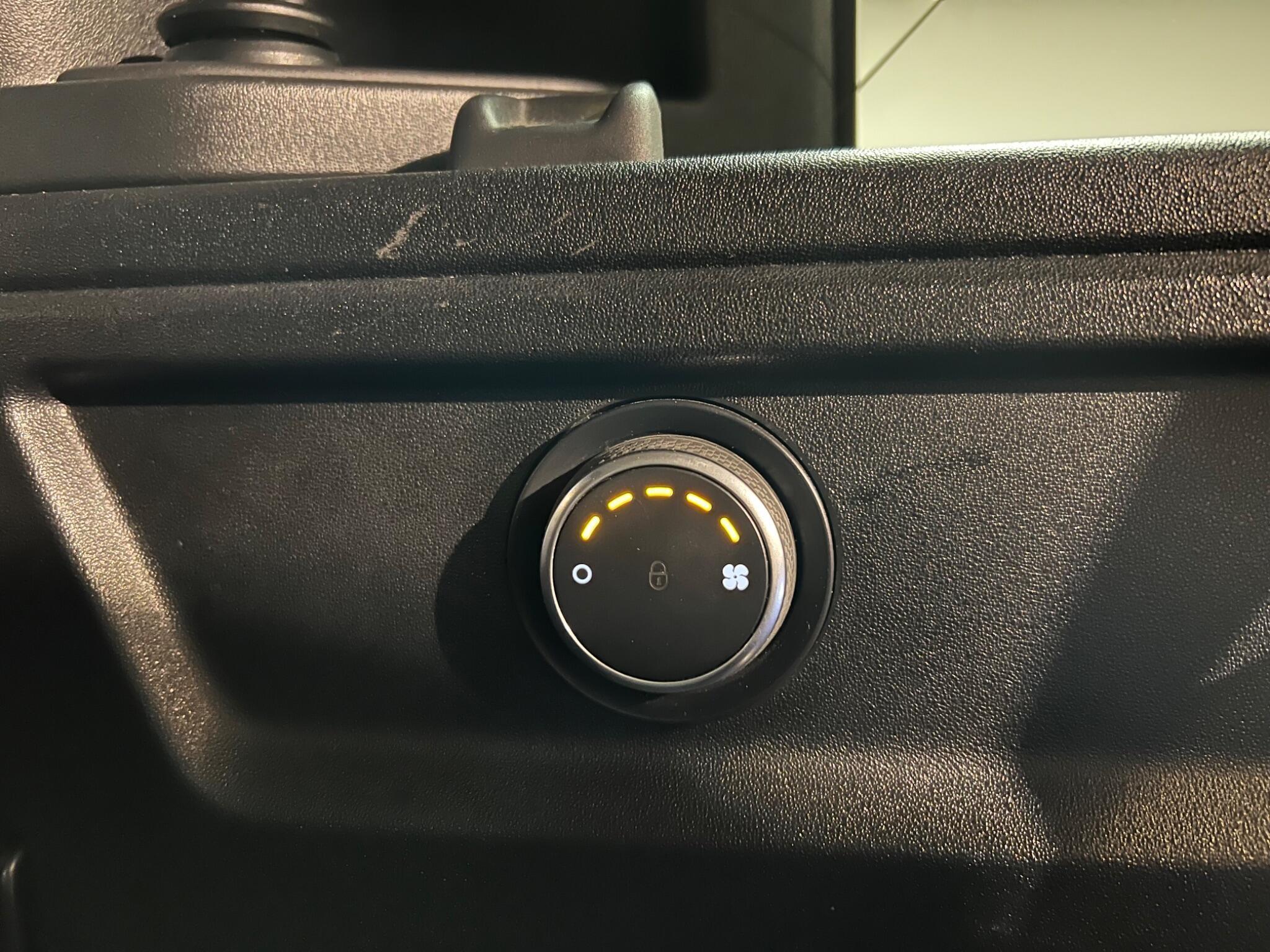 Land Rover Defender 110